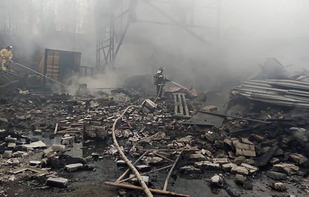 Семь человек погибли при пожаре на заводе: горел пороховой цех