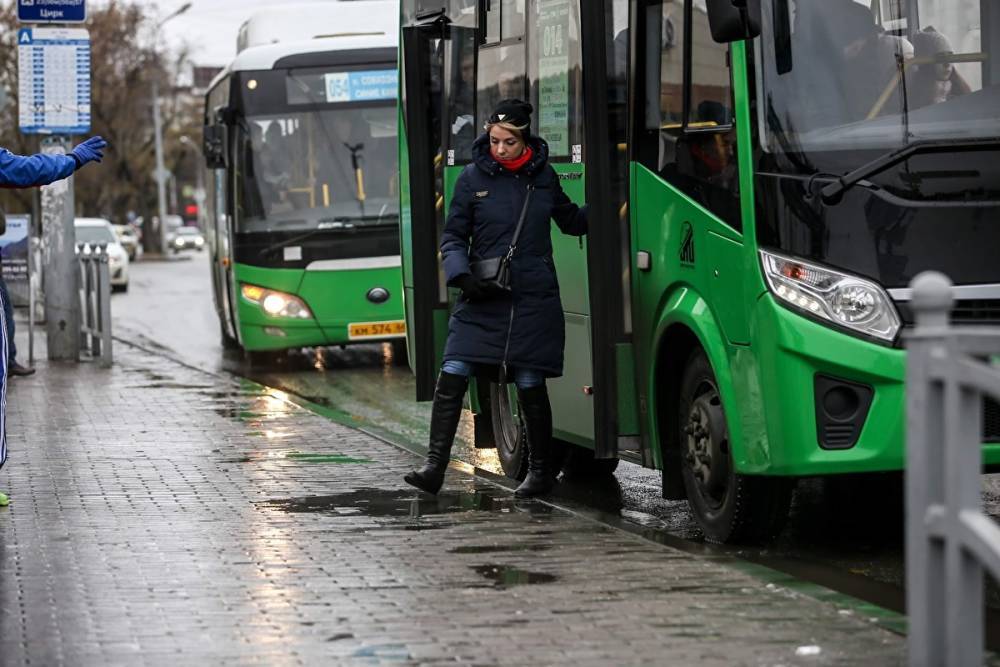 В Свердловской области после смертельного ДТП автобусам запретили ездить на летней резине
