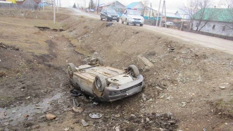 В Башкирии водитель пытался скрыться от сотрудников ГИБДД и попал в аварию