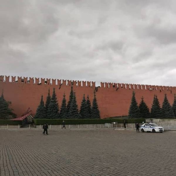 Ураганный ветер выбил зубец Московского Кремля