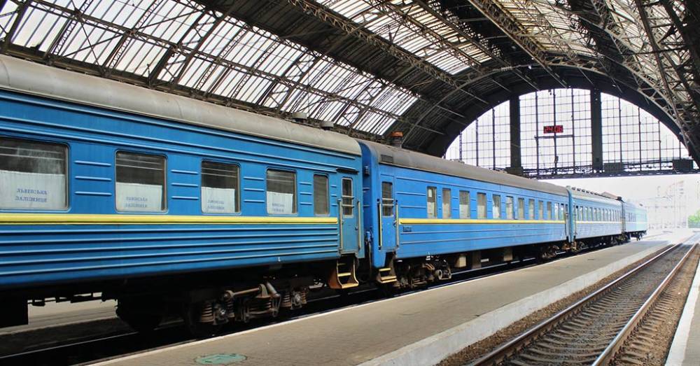 Некоторые поезда "Укрзализныци" в течение недели будут прибывать с задержками