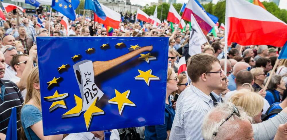 Конфликт Варшавы и Брюсселя: Польша не будет голосовать за...