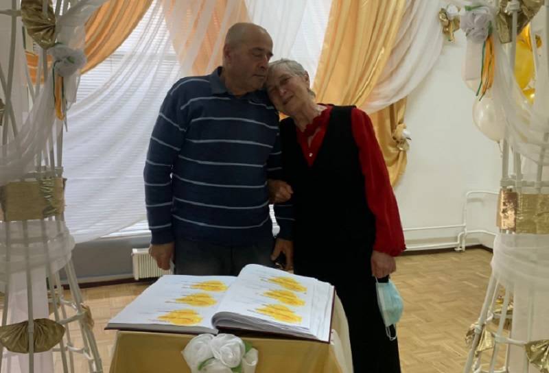 Во Всеволожском районе наградили юбиляров супружеской жизни – фото