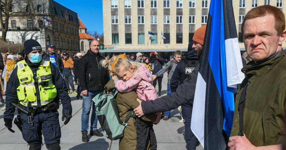В Таллине проходит многотысячный митинг против антиковидных ограничений
