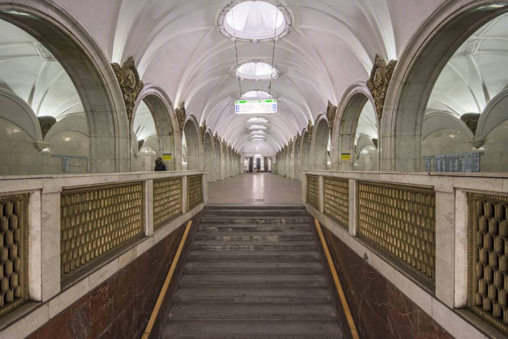 Пассажир выжил при падении на рельсы на станции метро Павелецкая