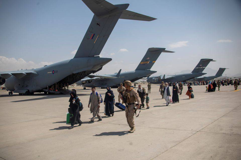 США работают над переселением более 55 тыс. афганских беженцев
