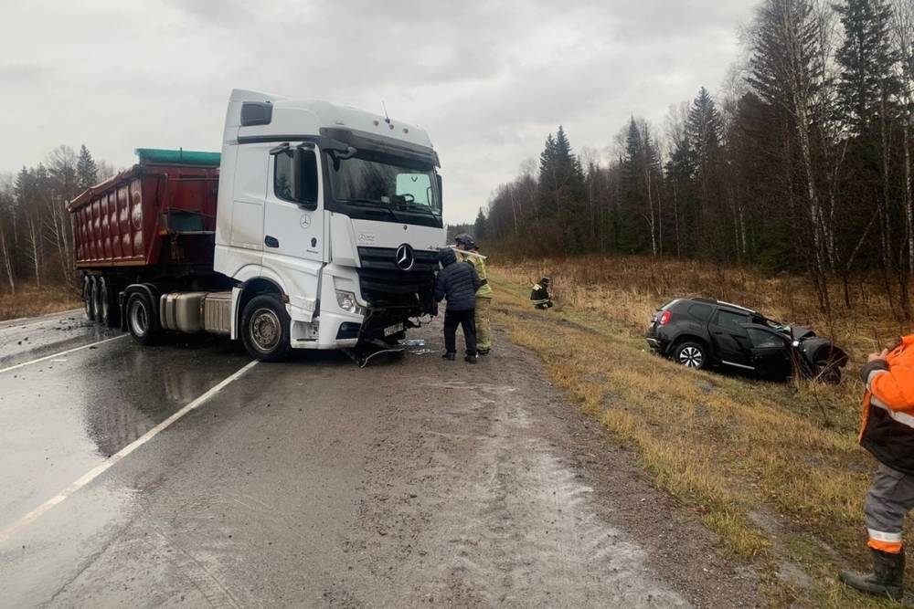 67-летний водитель «Рено-Дастер» погиб в ДТП под-Красноярском