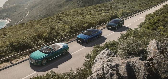 Bentley представит трио новых моделей из коллекций Mulliner
