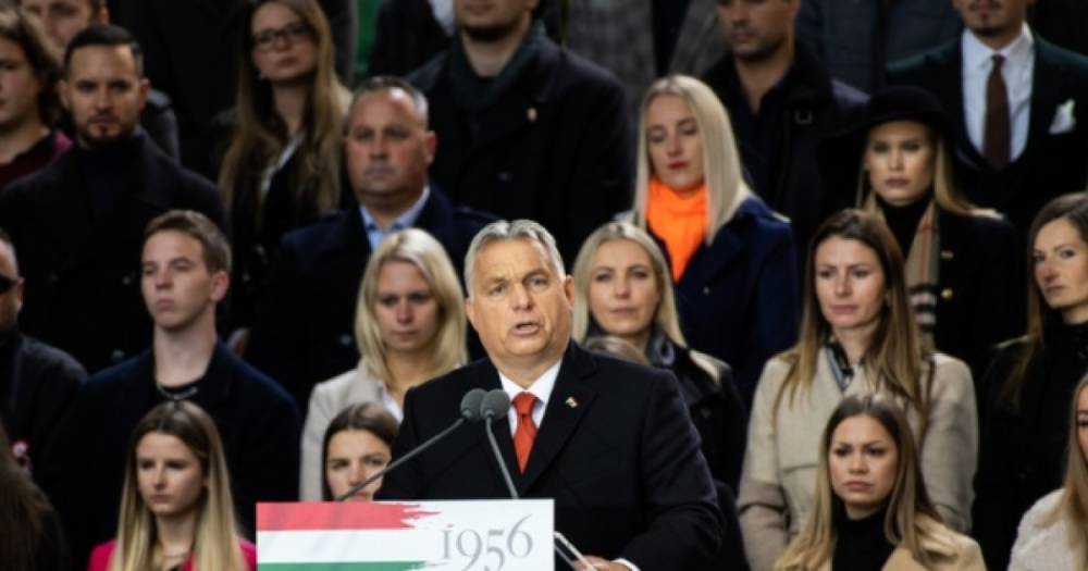 Орбан обвинил ЕС, США и Сороса во вмешательстве в политику Венгрии