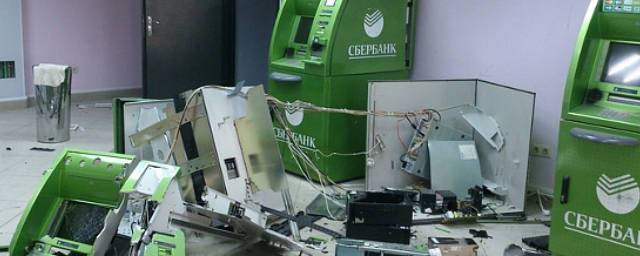 В Новосибирской области задержаны грабители, разбившие кувалдой банкомат в городе Обь