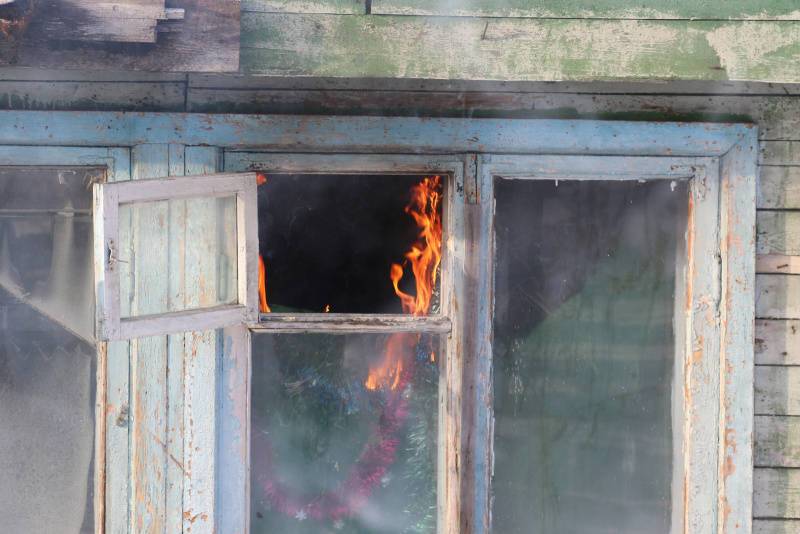 С приходом холодов на Сахалине стали чаще гореть дачи и частные дома