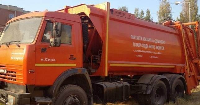 В Душанбе оснастят новой спецтехникой предприятия по перевозке отходов