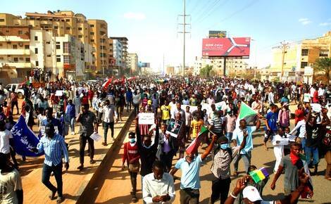 Столица Судана, Хартум, полностью блокирована военными, по информации телеканала Al Arabiya