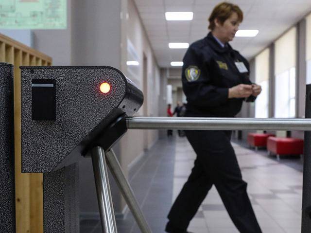 В России планируют тестировать систему по предотвращению нападений в школах