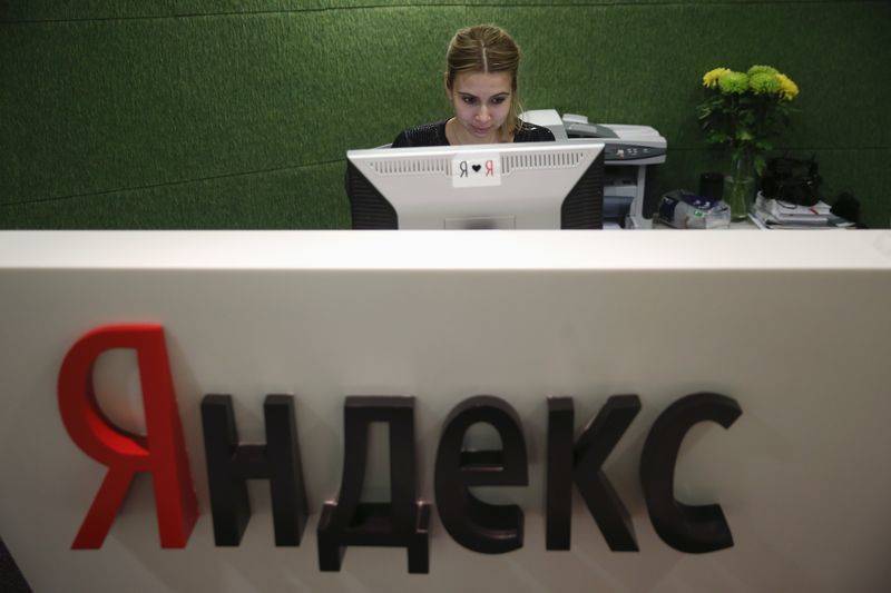 Роботы Яндекса начнут доставлять посылки Почты в Москве