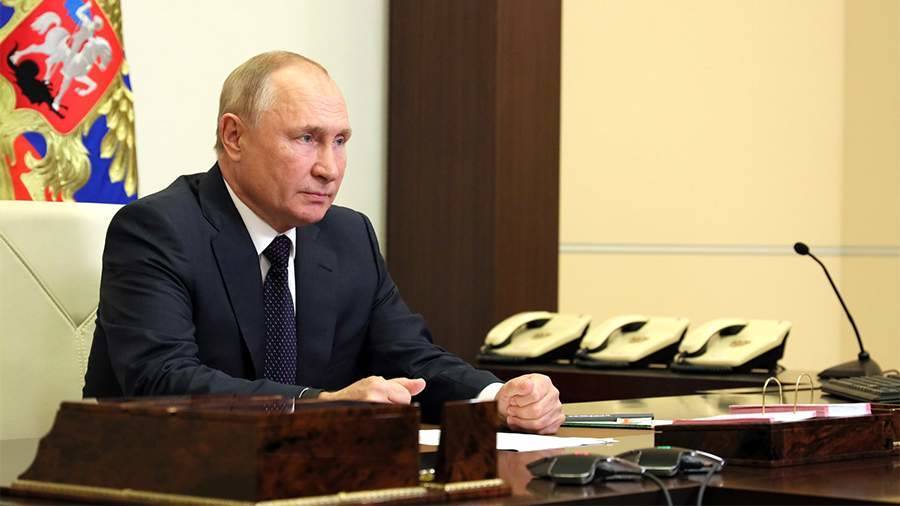 Путин дал ряд поручений по борьбе с коронавирусом