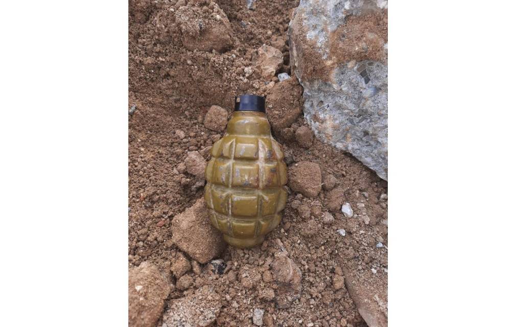 В одном из районов Баку во время земляных работ обнаружена граната (ФОТО)