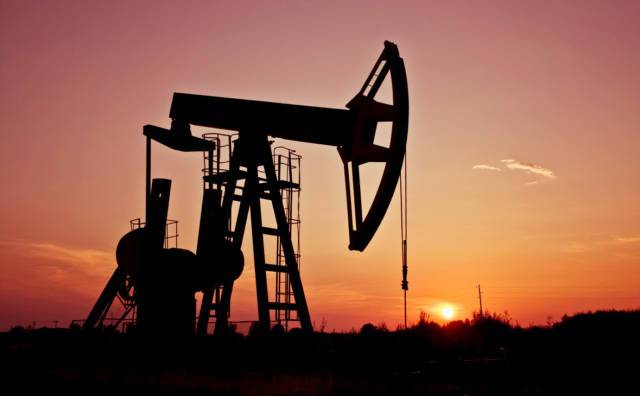 Цены на нефть взлетели до многолетних рекордов: мир накрывает дефицит топлива