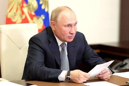 Путин поручил защитить Россию от последствий кризиса в Европе