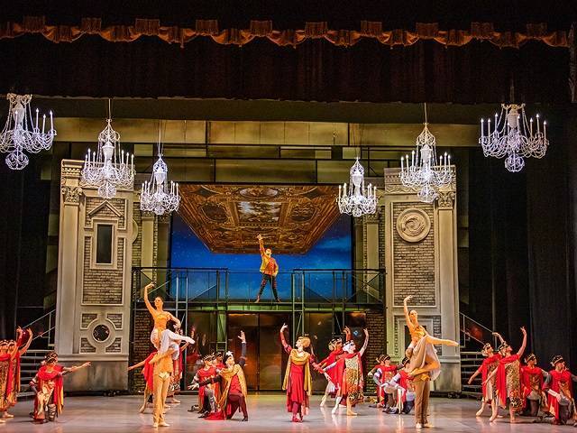 Декорации к спектаклю «Ромео и Джульетта» попали в номинацию конкурса «Золотой Трезини»