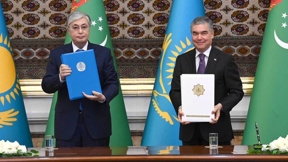 Токаев договорился с Бердымухамедовым об увеличении поставок пшеницы в Туркменистан
