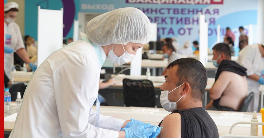 Обязательную вакцинацию от COVID-19 для ряда граждан ввели в 84 регионах России
