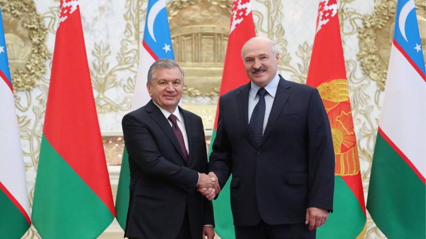 Лукашенко поздравил Мирзиеева с победой на выборах президента Узбекистана