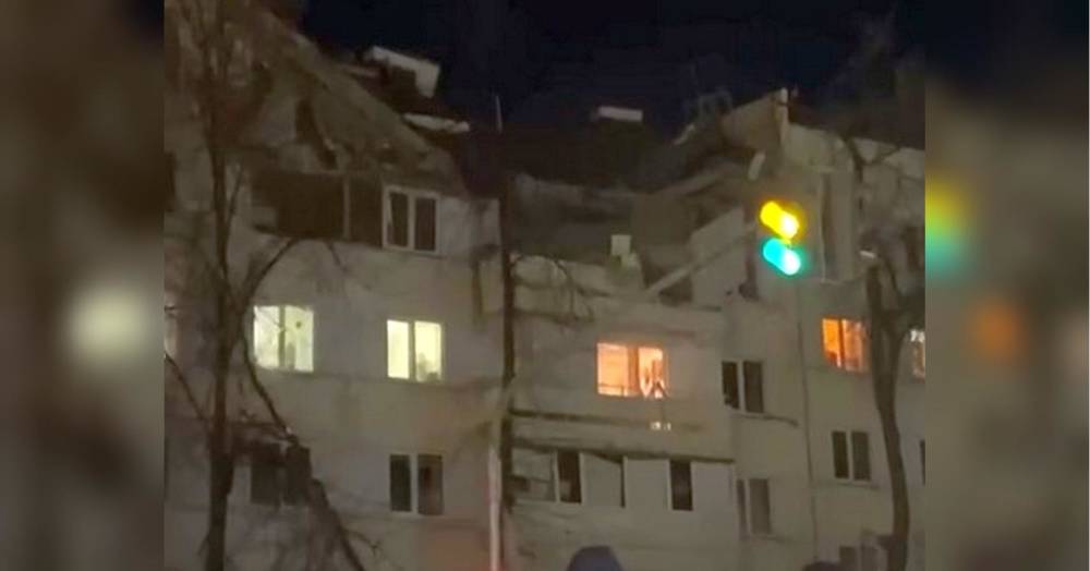 У Росії стався вибух у житловому будинку: обвалився дах і два верхніх поверхи
