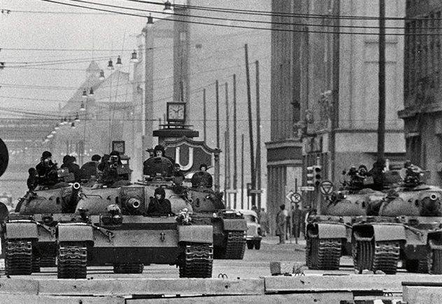 Зачем советская армия при Горбачёве проводила учения по вторжению в Западный Берлин - Русская семеркаРусская семерка