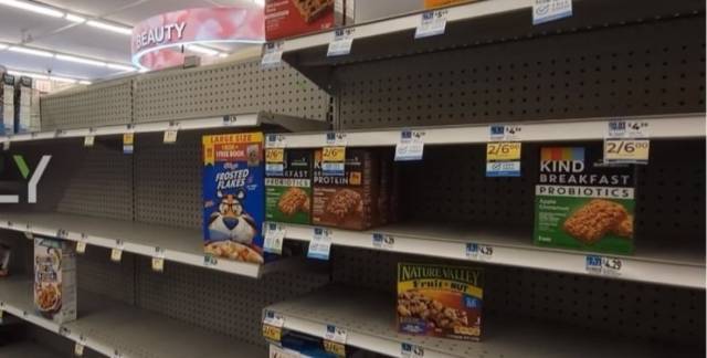«Пустые полки в супермаркетах»: жители США жалуются на дефицит продуктов