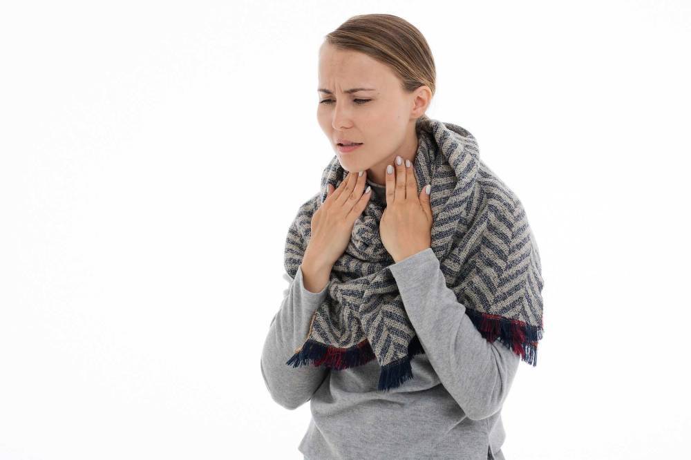 Доктор Мясников назвал причину, когда не нужно удалять миндалины при боли в горле