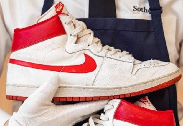 Первые кроссовки Nike, созданные для Джордана, продали за $1,47 млн