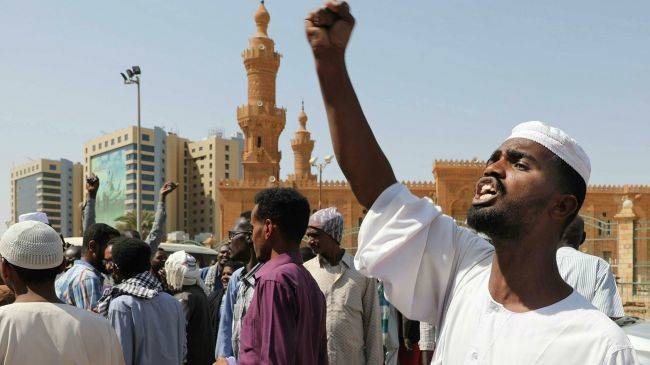 В Судане на протестных акциях убиты 7 и ранены 140 человек