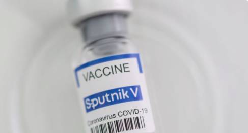 Коронавирус после вакцины «Спутник V»: врачи заявили, что заболевшие COVID-19 могли купить сертификаты о прививке