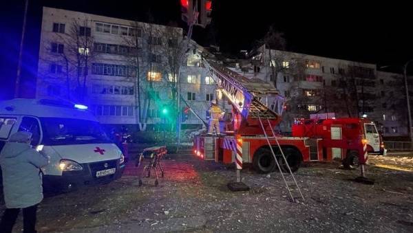 Власти: дому в Набережных Челнах после взрыва газа обрушение не грозит
