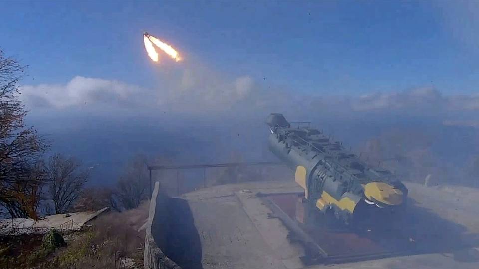 Ракетные стрельбы у берегов Крыма: российские военные провели учения в Черном море