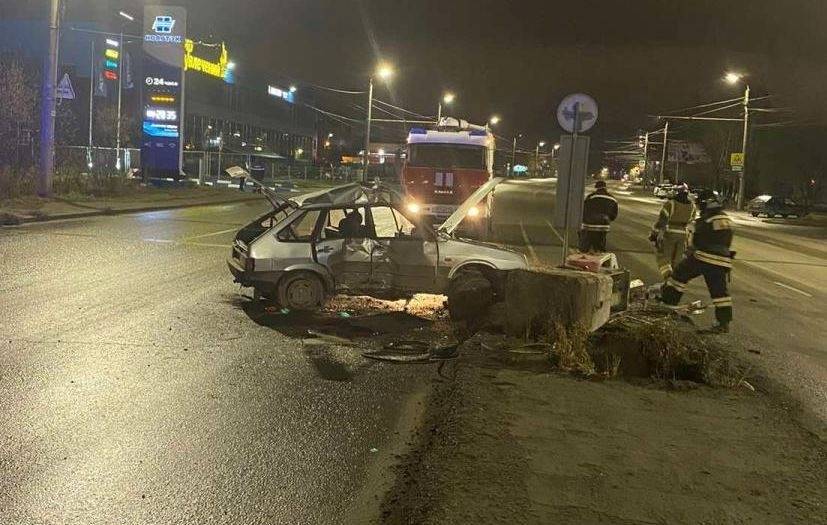 В Челябинске неопытный автомобилист снес железнодорожный шлагбаум