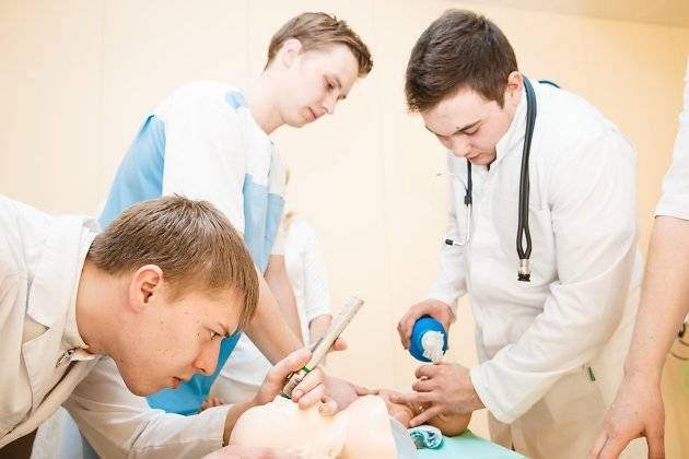 Студентов-медиков вновь привлекают для работы с больными коронавирусом в Забайкалье