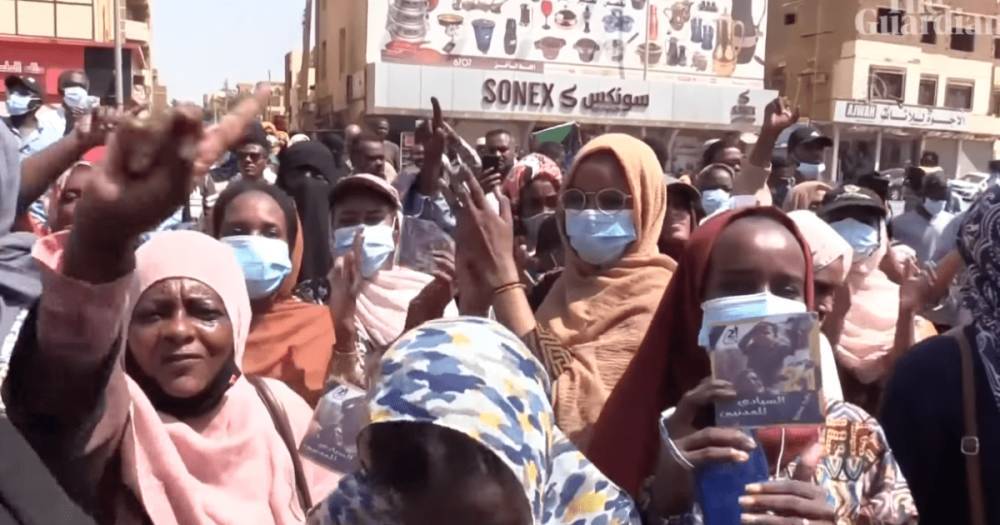 7 убитых и более 100 раненых: первые итоги военного переворота в Судане (видео)