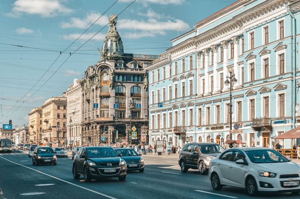 Долгий локдаун может убрать с улиц Петербурга стрит-ретейл