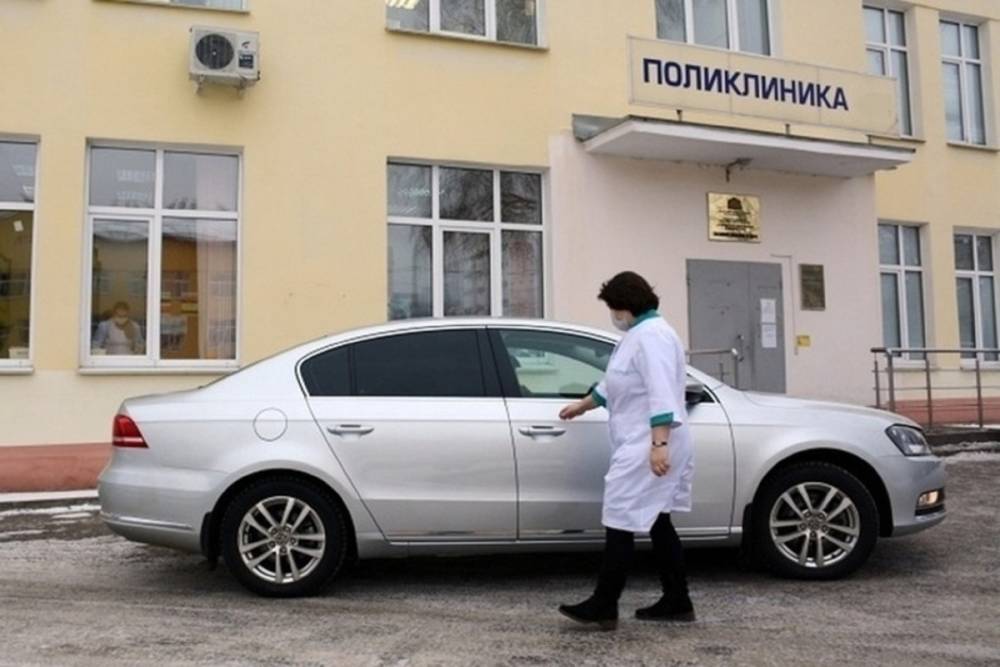 Автомобили костромских чиновников останутся в распоряжении костромских врачей до Нового Года