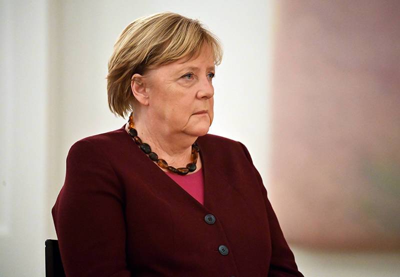 Меркель официально стала врио канцлера Германии