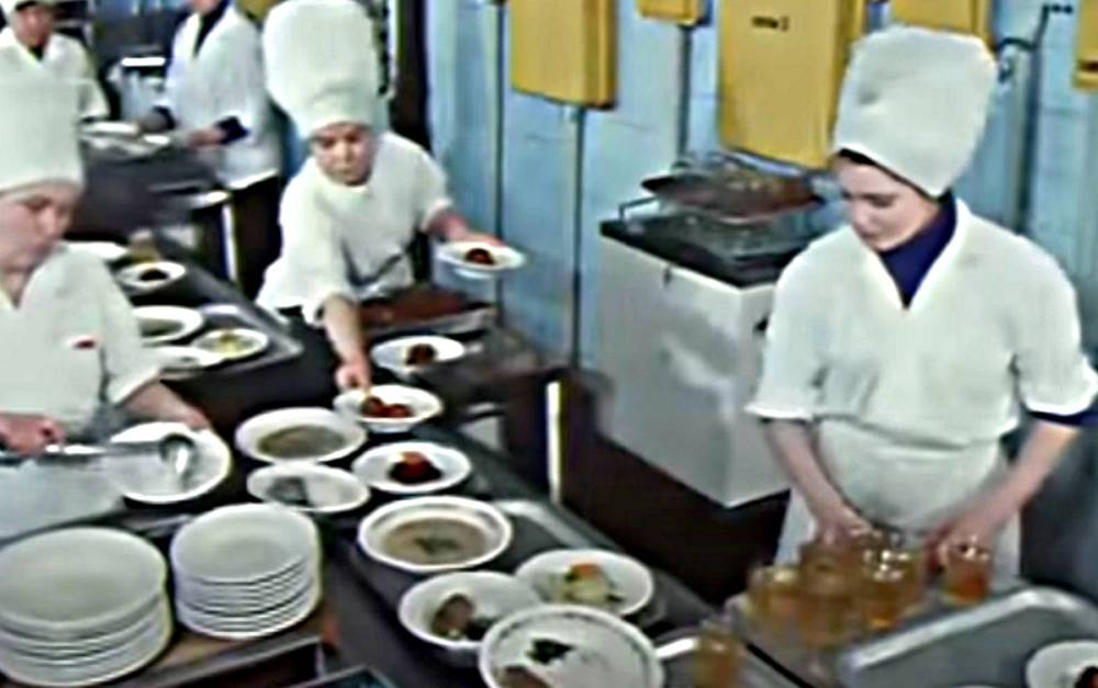 Топ-5 самых отвратительных блюд, которыми "лакомились" во всех советских столовых