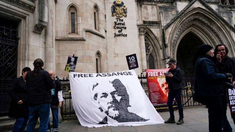 Британский суд рассмотрит вопрос об экстрадиции Ассанжа в США