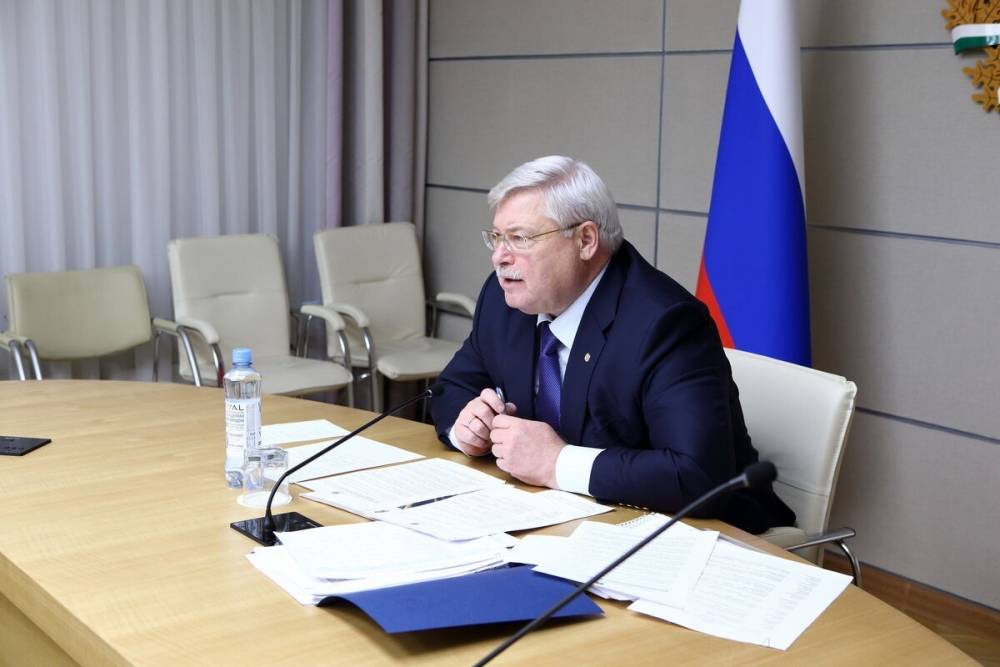 Томский губернатор пригрозил отстранять от работы чиновников, не привитых от COVID-19