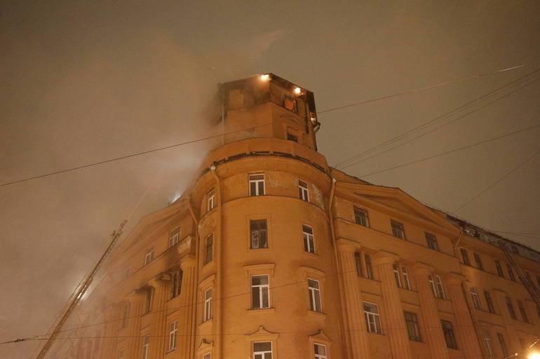 Из квартиры в доме Чубакова после пожара пропали часы и скульптуры