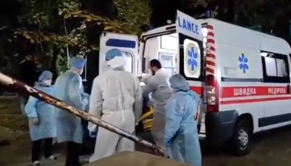 В больнице Одессы закончился кислород, медики борются за жизнь пациентов: видео ЧП