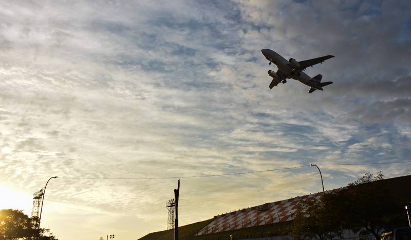 Пассажирский самолет рейса Каир-Москва подал сигнал тревоги после взлета