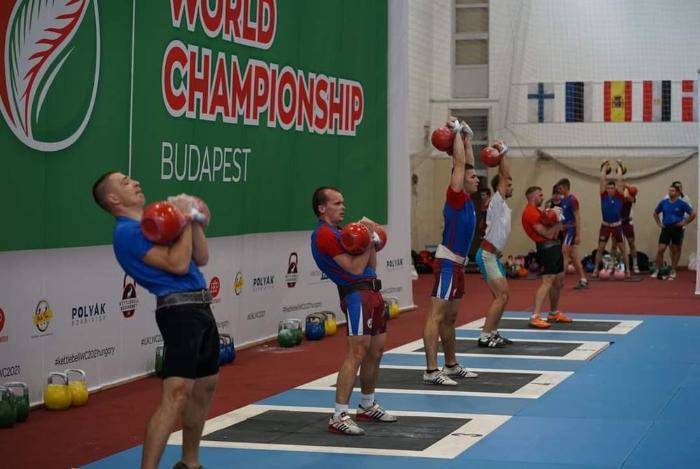 Спортсмены из Рязани завоевали золото и серебро Чемпионата мира по гиревому спорту и установили новый мировой рекорд