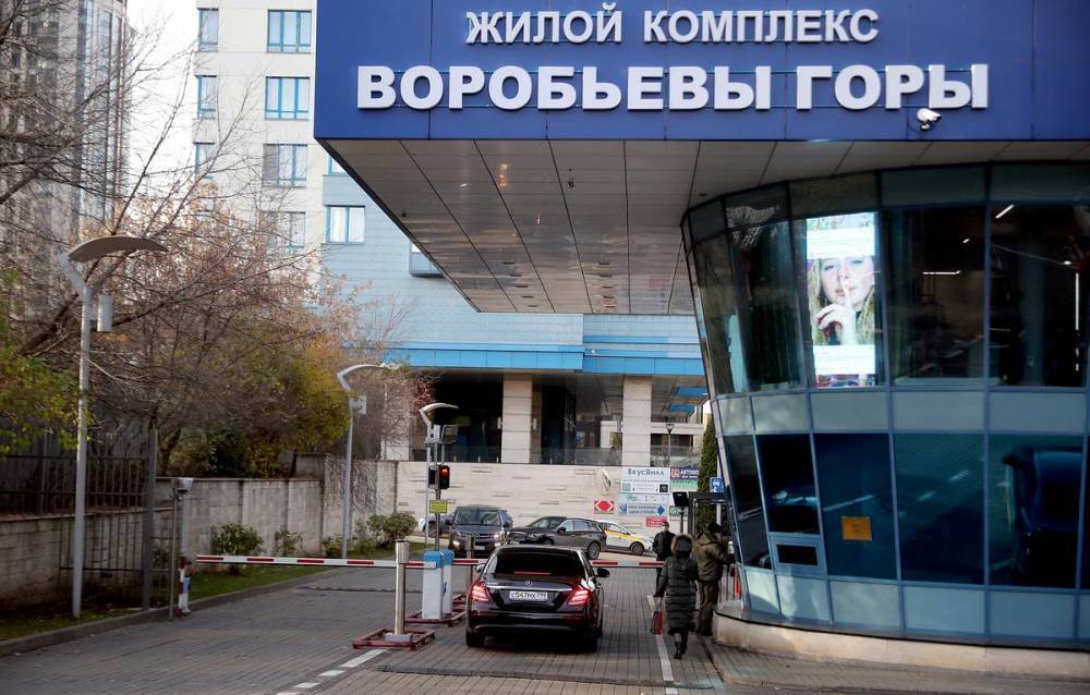 Следователи установили предполагаемого убийцу бывшего банкира и его семьи в Москве
